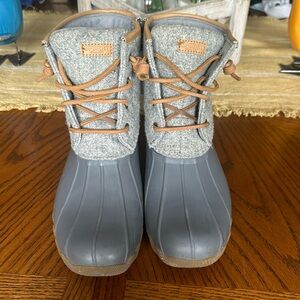 Girls Sperry saltwater boot